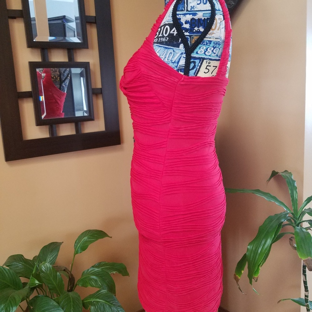 (SOLD) PAPAYA RED TEXTURED BODYCON DRESS - Picture 5 of 8